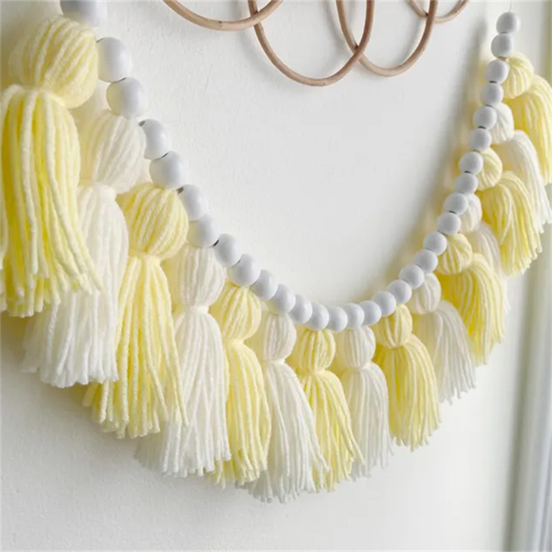 Baby Nursery Yellow Walls - Sarı Boho Püsküllü Çelenkler Duvar Süsü,